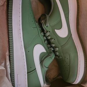 Brand New NIKE AIRFORCE